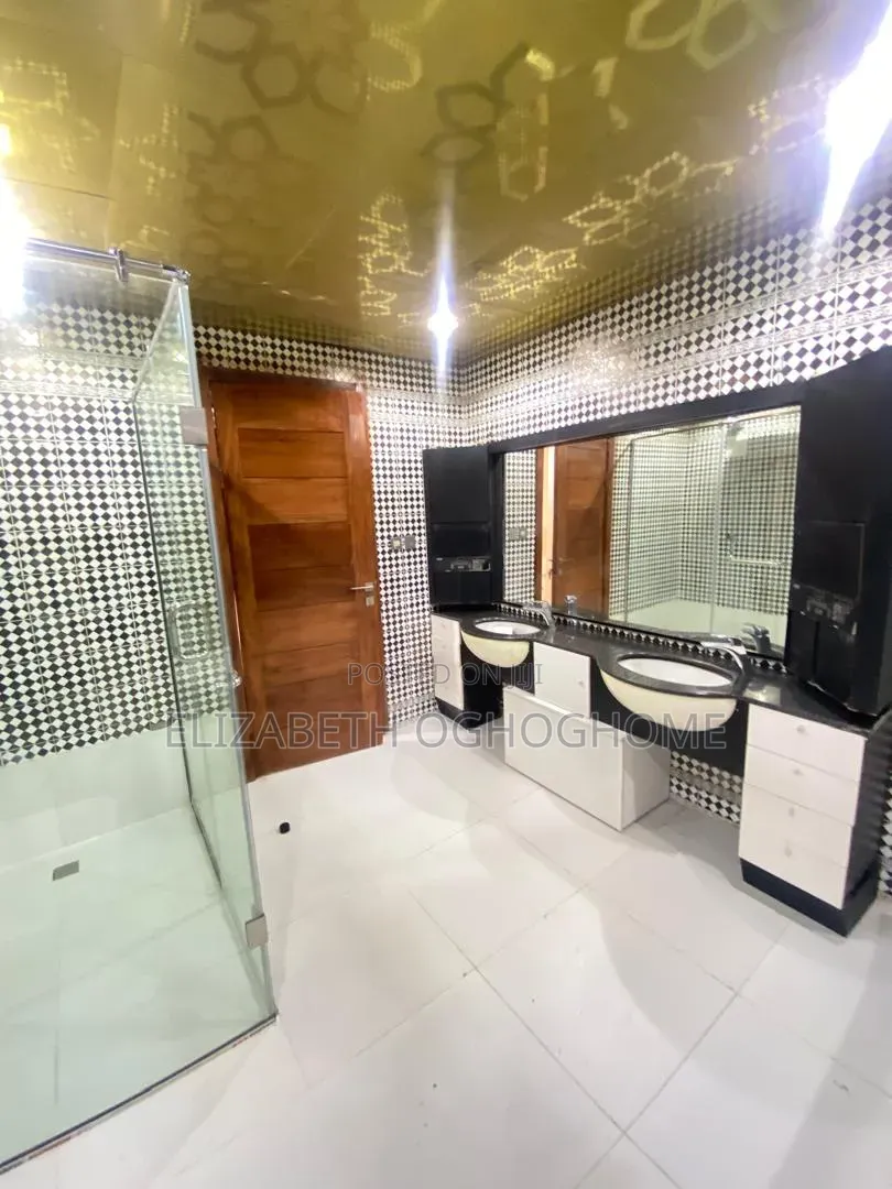 2bdrm Apartment in Saka Tinubu for rent in Saka Tinubu