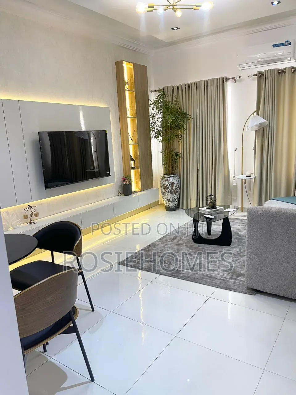 Furnished 2bdrm Apartment in View Estate, Chevron for rent in Chevron