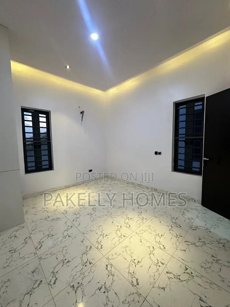 Spacious Luxury 4 Bedroom Fully Detached Duplex in Off Lekki-Epe Expressway