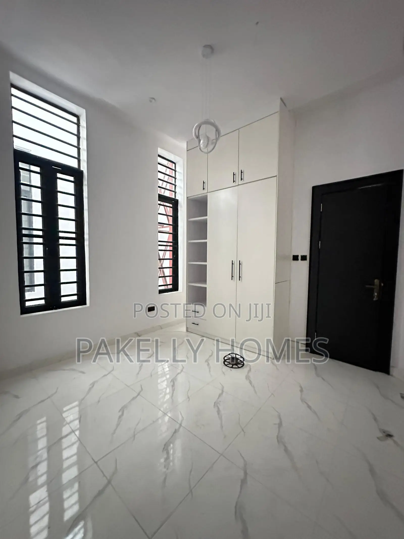 Spacious Luxury 4 Bedroom Fully Detached Duplex in Off Lekki-Epe Expressway