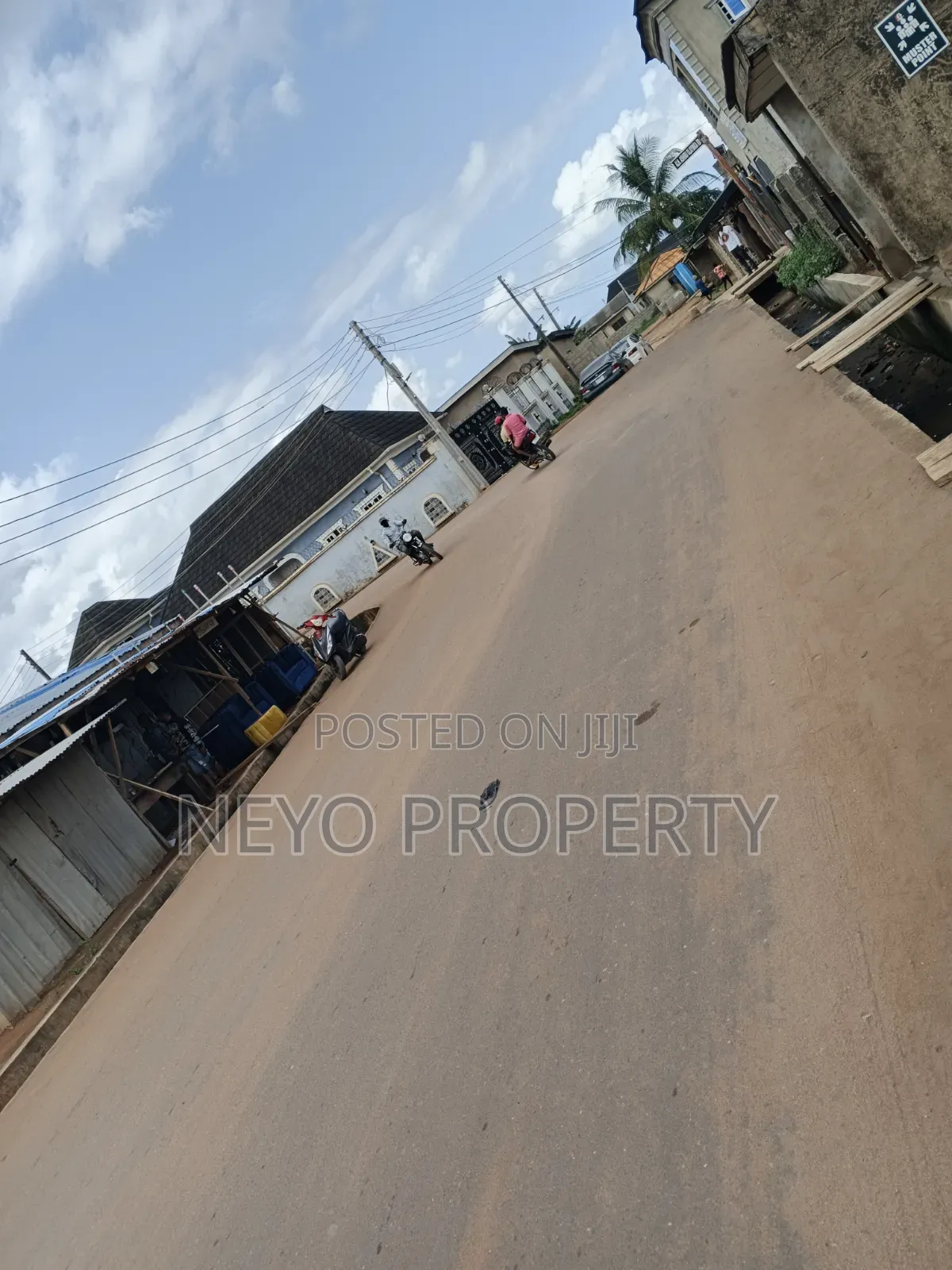 Family Deed Teacher Quarter in Igbogbo