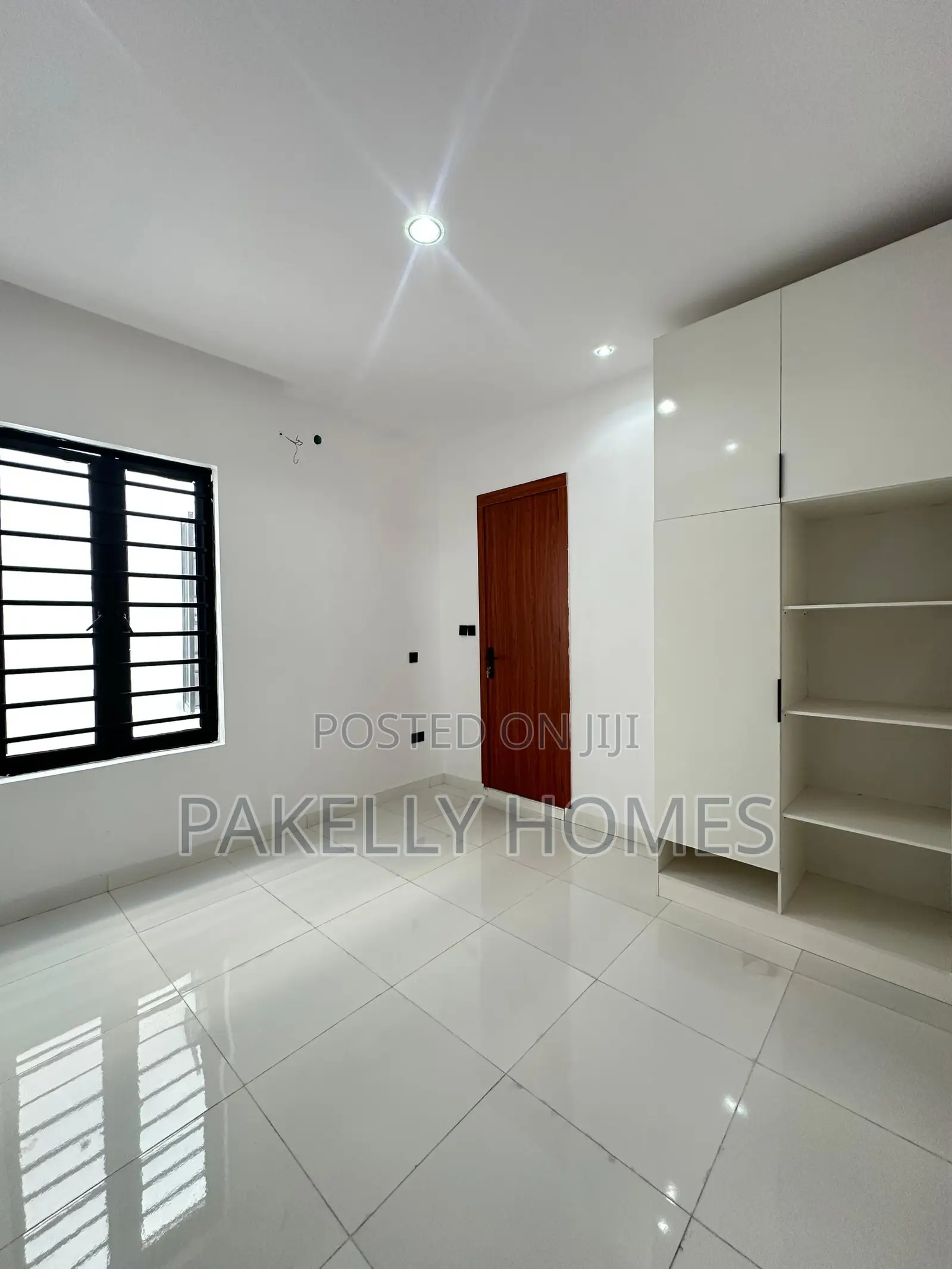 Well-Built Spacious Luxury 4 Bedroom Fully Detached Duplex in Off Lekki-Epe Expressway