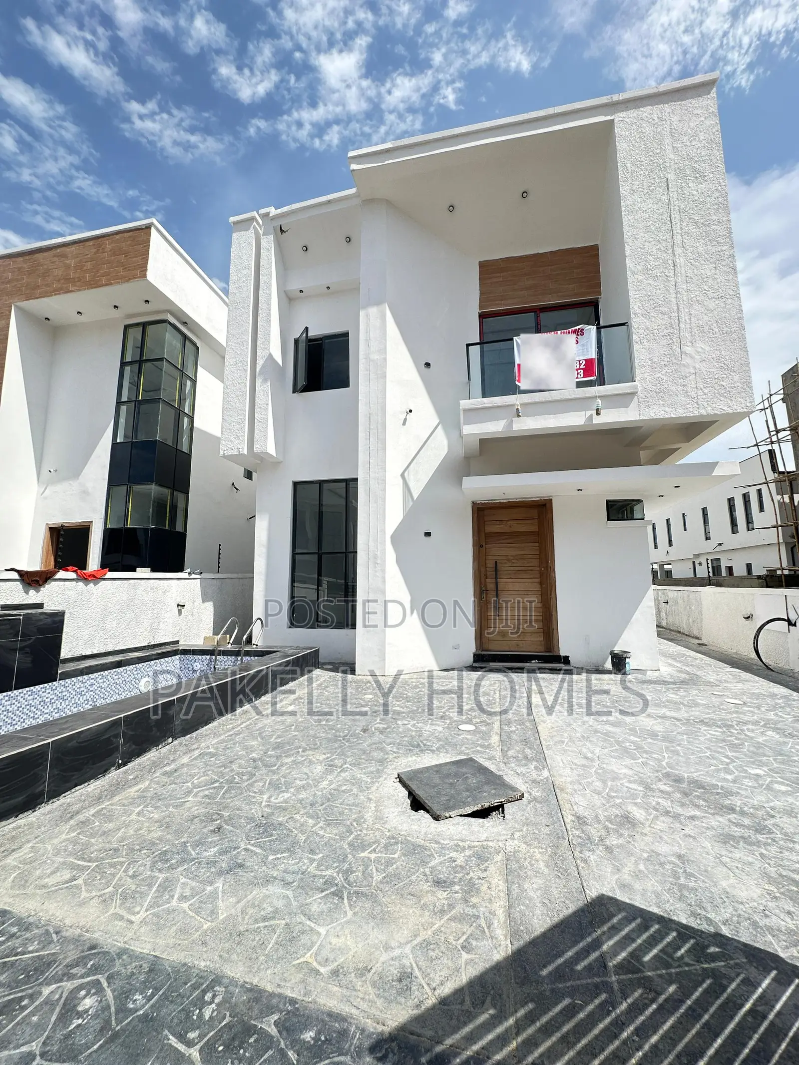 Spacious Luxury 4 Bedroom Fully Detached Duplex in Chevron