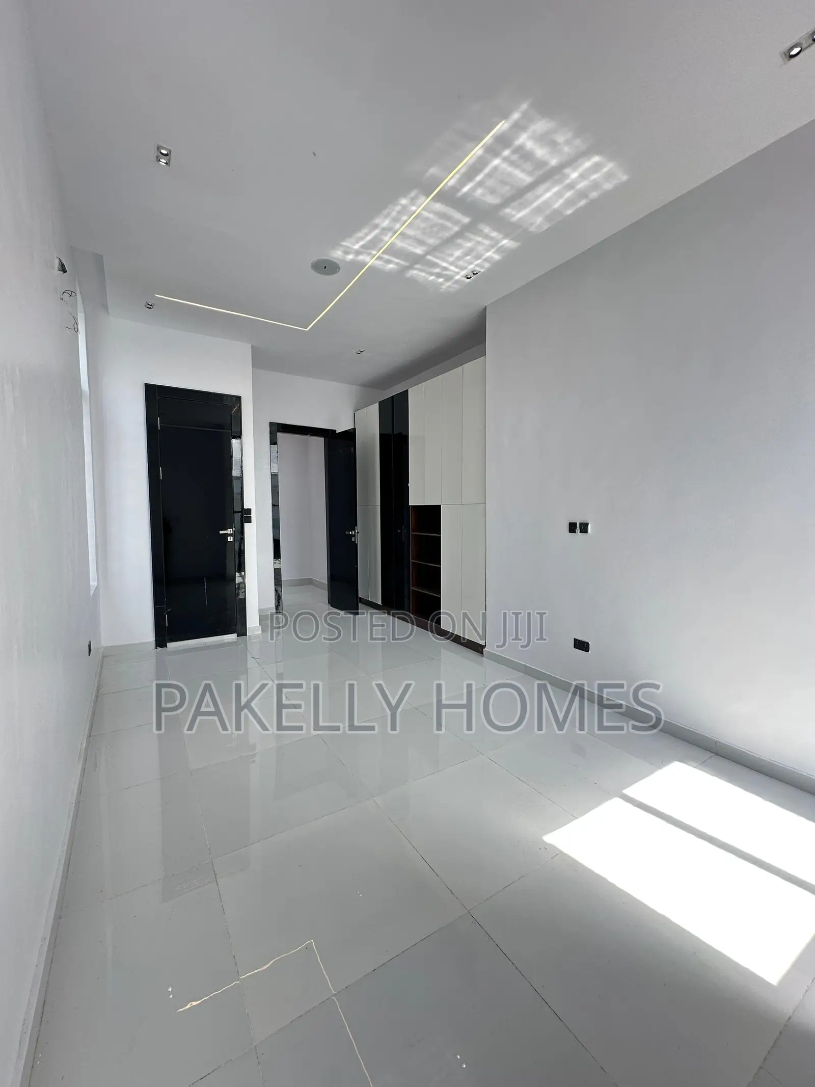 Outstanding Spacious Luxury 5 Bedroom Fully Detached Duplex in Lekki Expressway