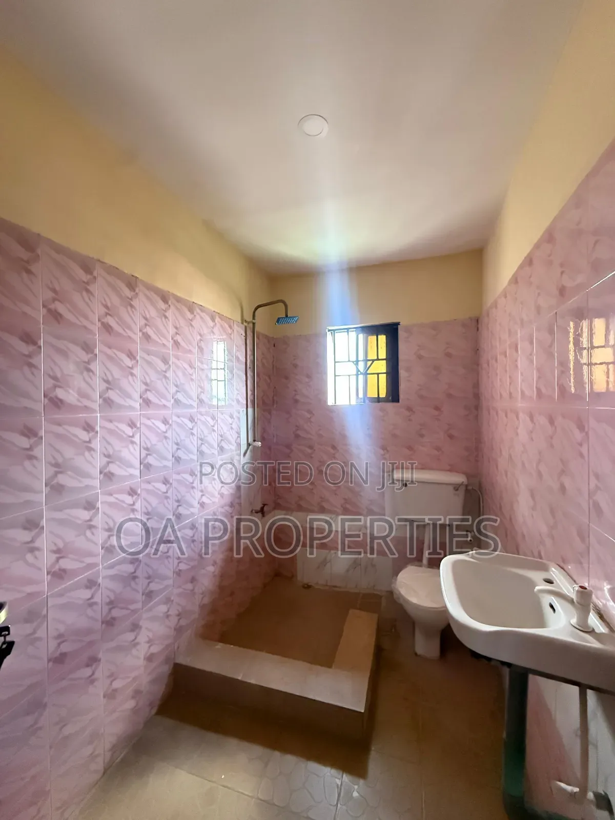 2bdrm Apartment in Ayegoro, Adjacent for rent in Ibadan
