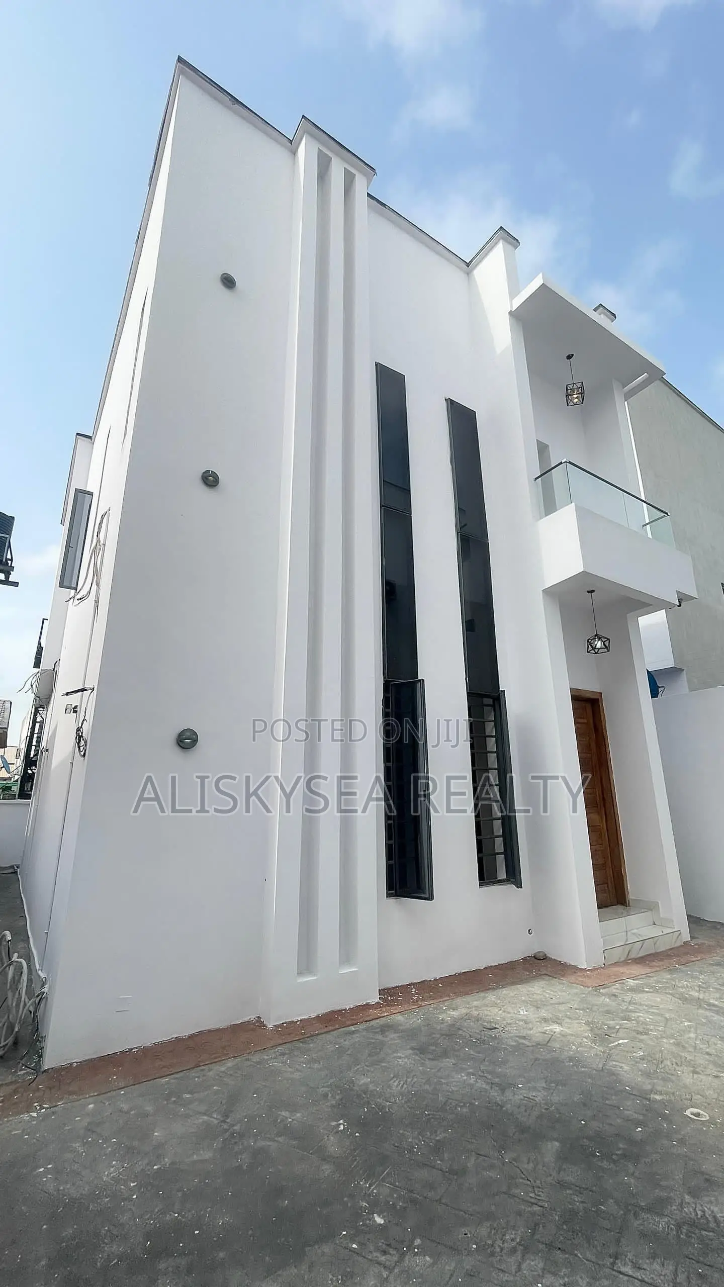 4bdrm Duplex in Agungi for rent in Agungi