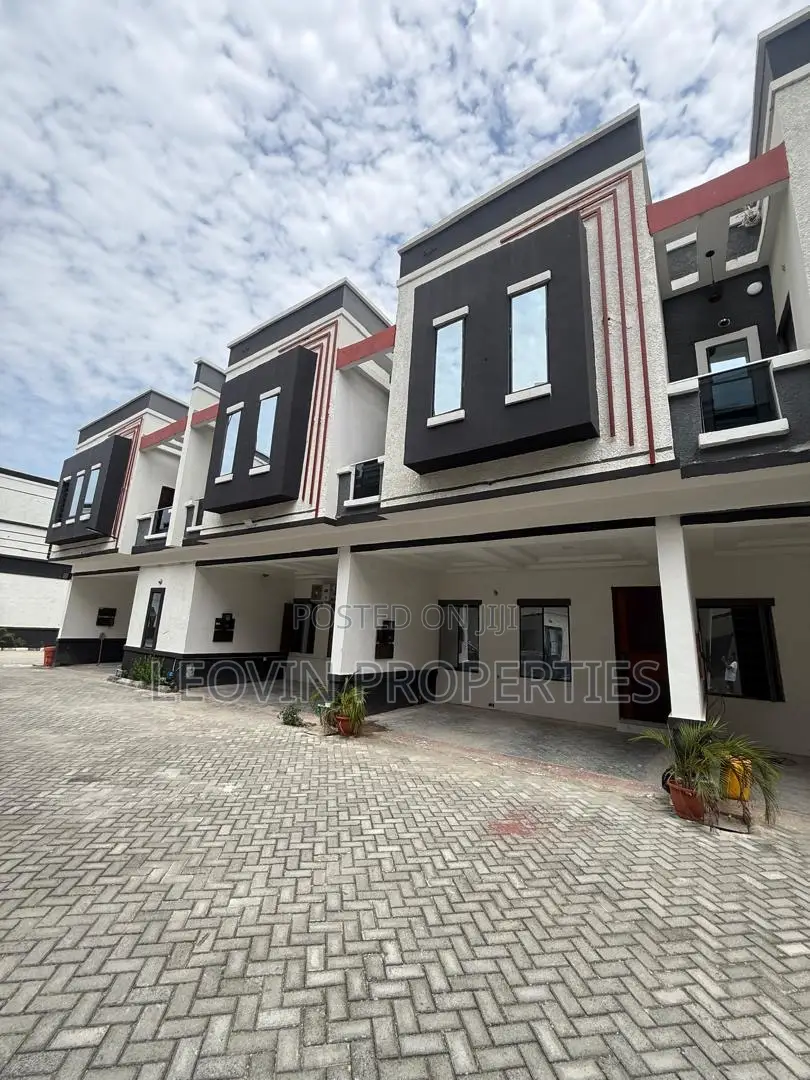 2bdrm Duplex in Lekki Phase 2 for sale in Lekki Phase 2