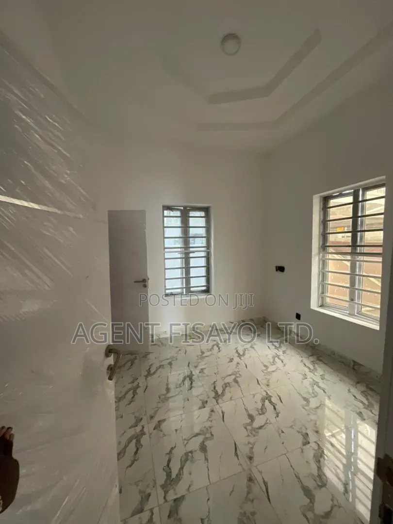 Furnished 4bdrm Duplex in Serene And Secured, Off Lekki-Epe Expressway in Off Lekki-Epe Expressway