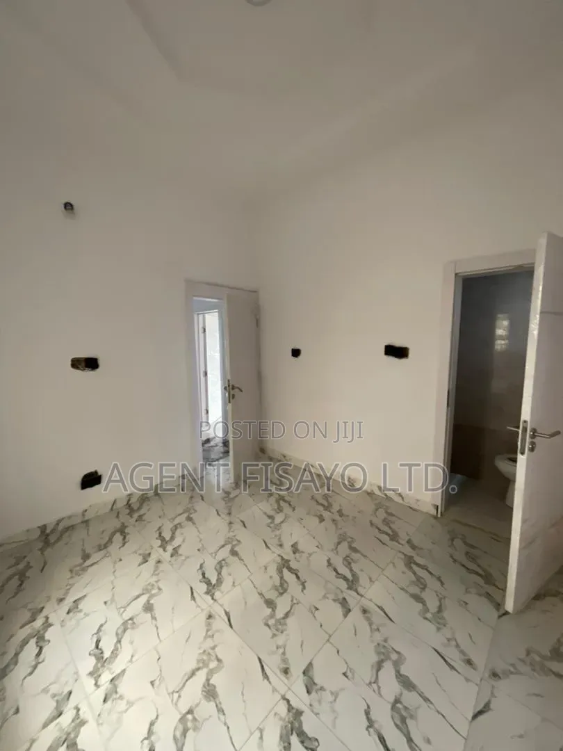 Furnished 4bdrm Duplex in Serene And Secured, Off Lekki-Epe Expressway in Off Lekki-Epe Expressway