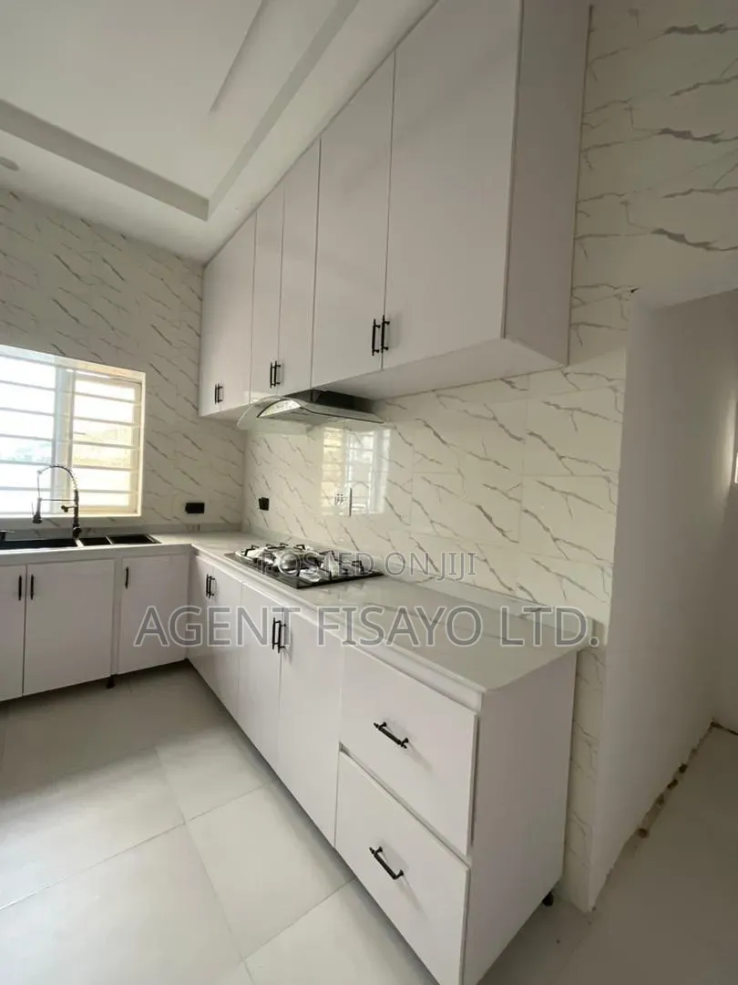 Furnished 4bdrm Duplex in Serene And Secured, Off Lekki-Epe Expressway in Off Lekki-Epe Expressway