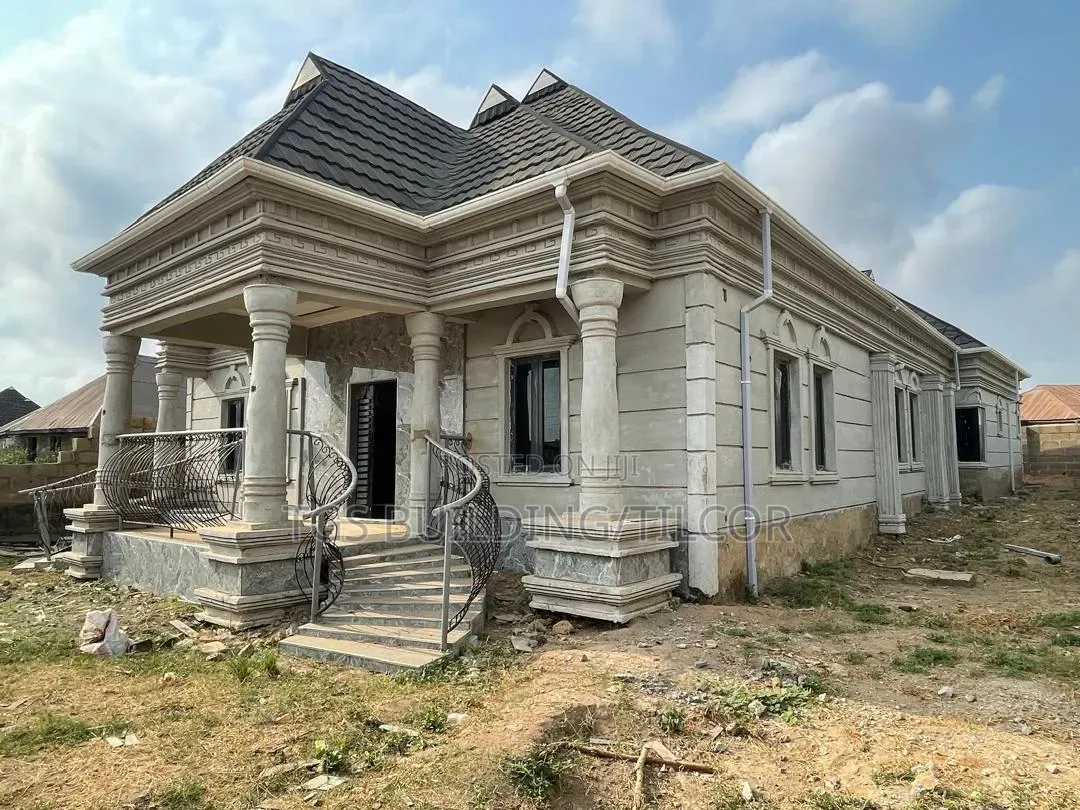 4bdrm Bungalow in Aba Igbagbo Estate, Akobo for sale in Akobo