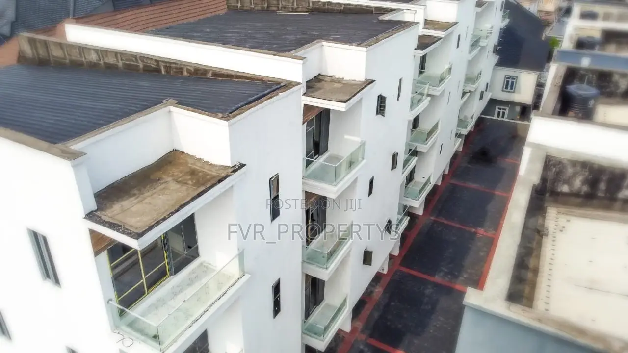 5bdrm Penthouse in Chervon, Chevron for rent in Chevron