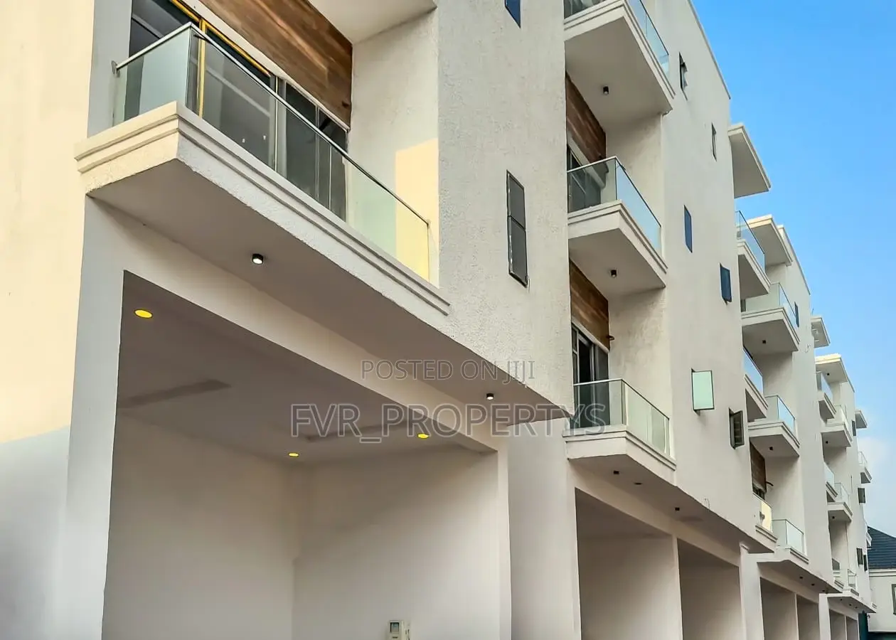 5bdrm Penthouse in Chervon, Chevron for rent in Chevron