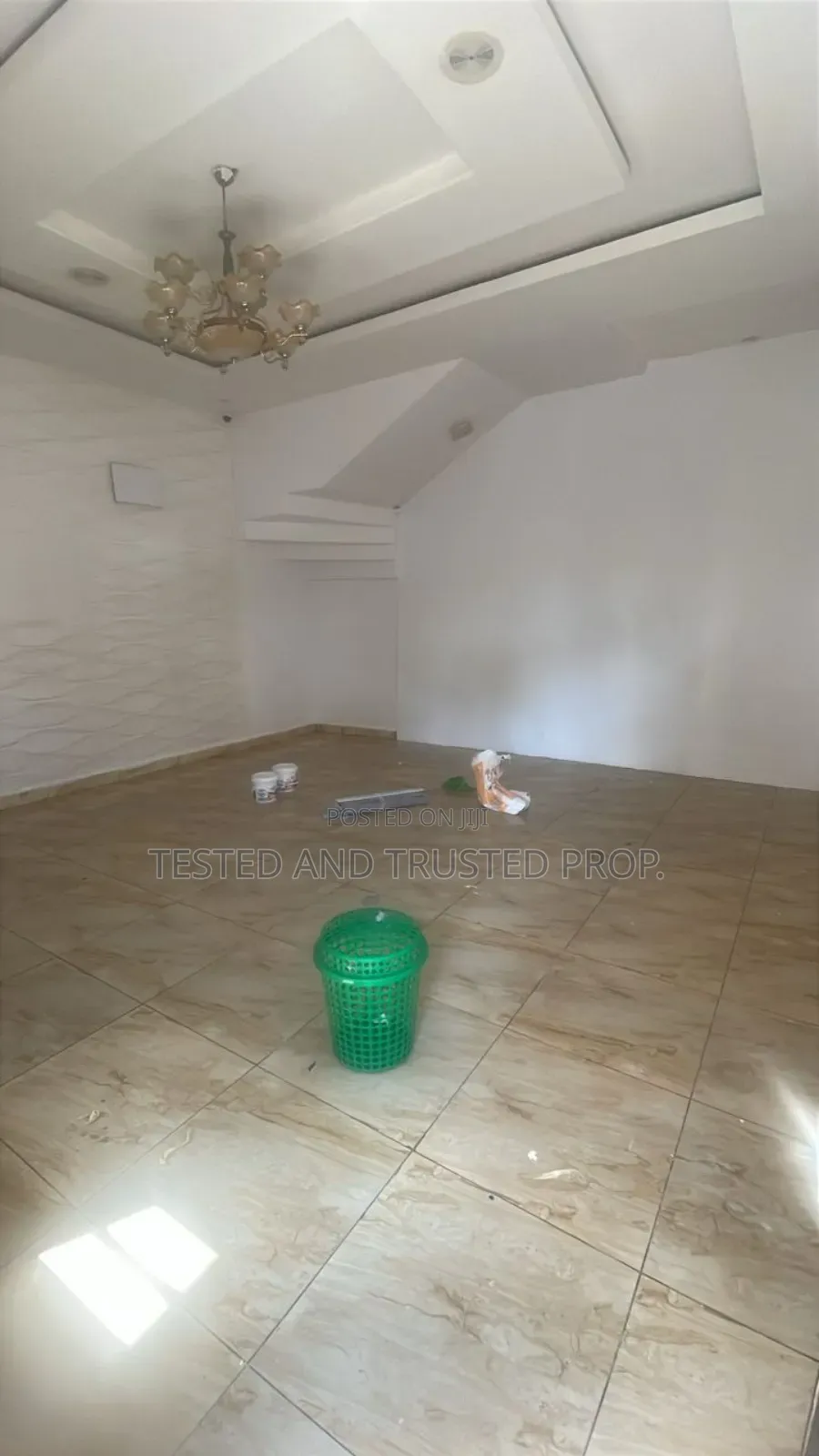 Studio Apartment in Orchid Road, Chevron for rent in Chevron