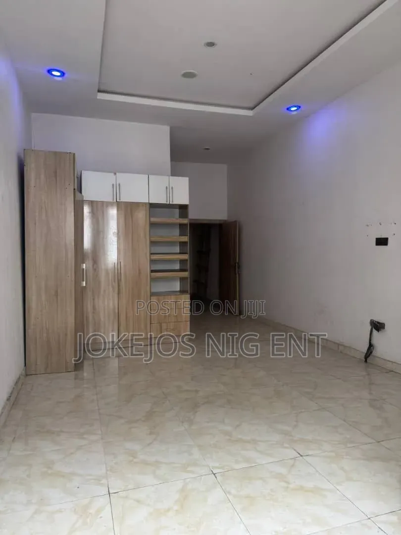 3bdrm Townhouse/Terrace in Dr Harris Drive Vgc for sale in VGC / Ajah