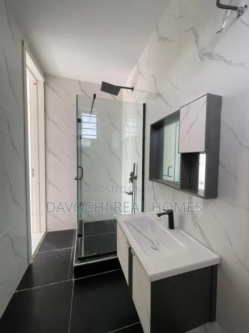 3bdrm Apartment in Lekki Phase 1 for sale in Lekki Phase 1