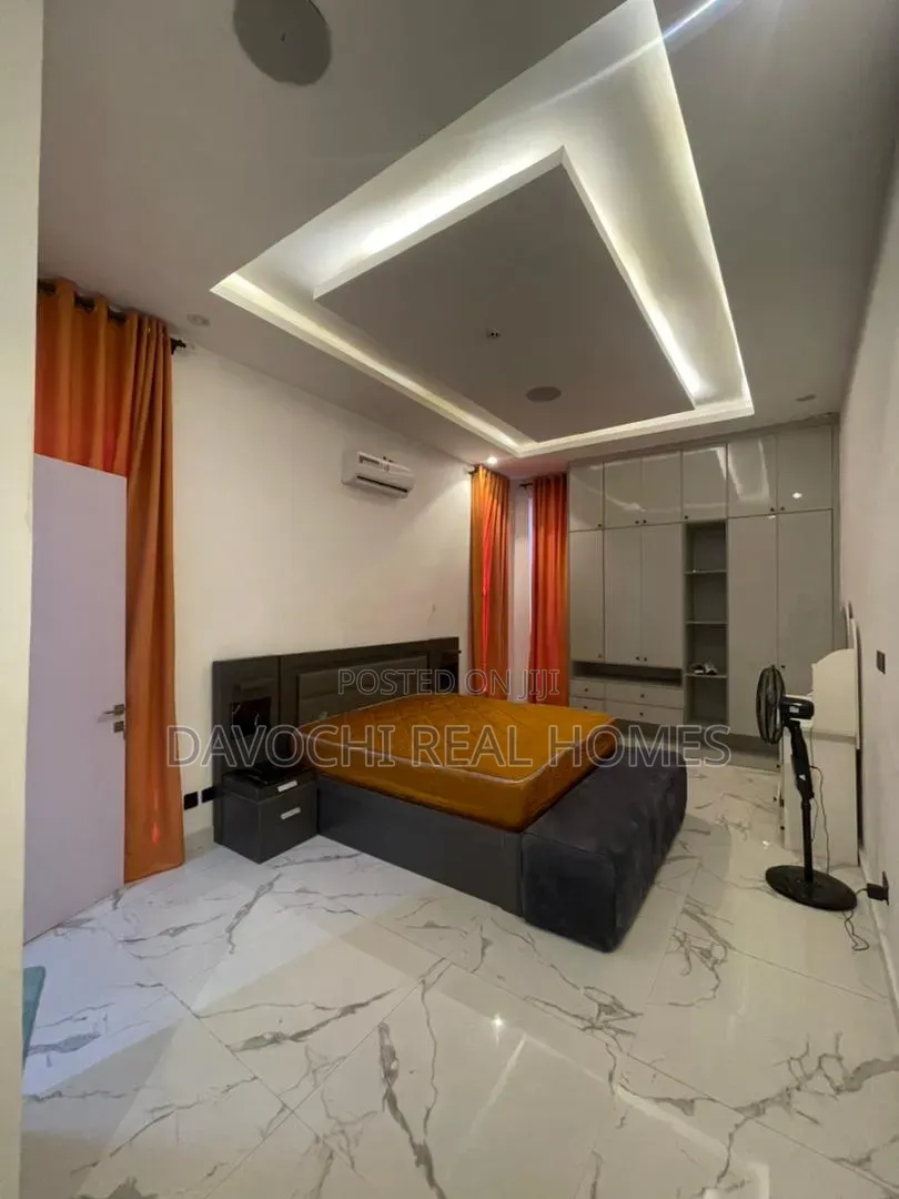 5bdrm Duplex in Osapa london for sale in Osapa london