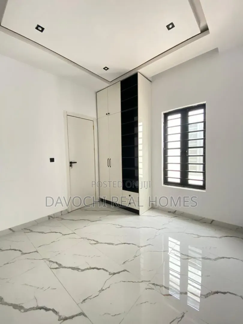 5bdrm Duplex in VGC / Ajah for sale in VGC / Ajah