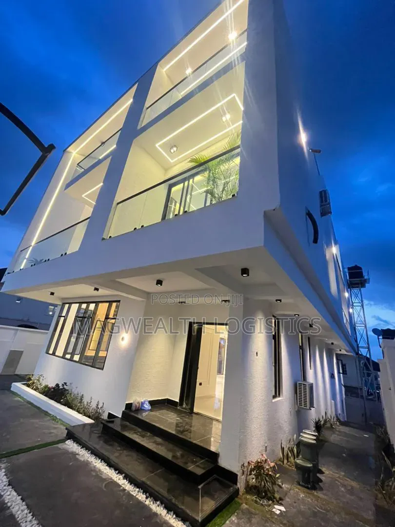 5bdrm Duplex in Apo Resettlement for sale in Apo Resettlement