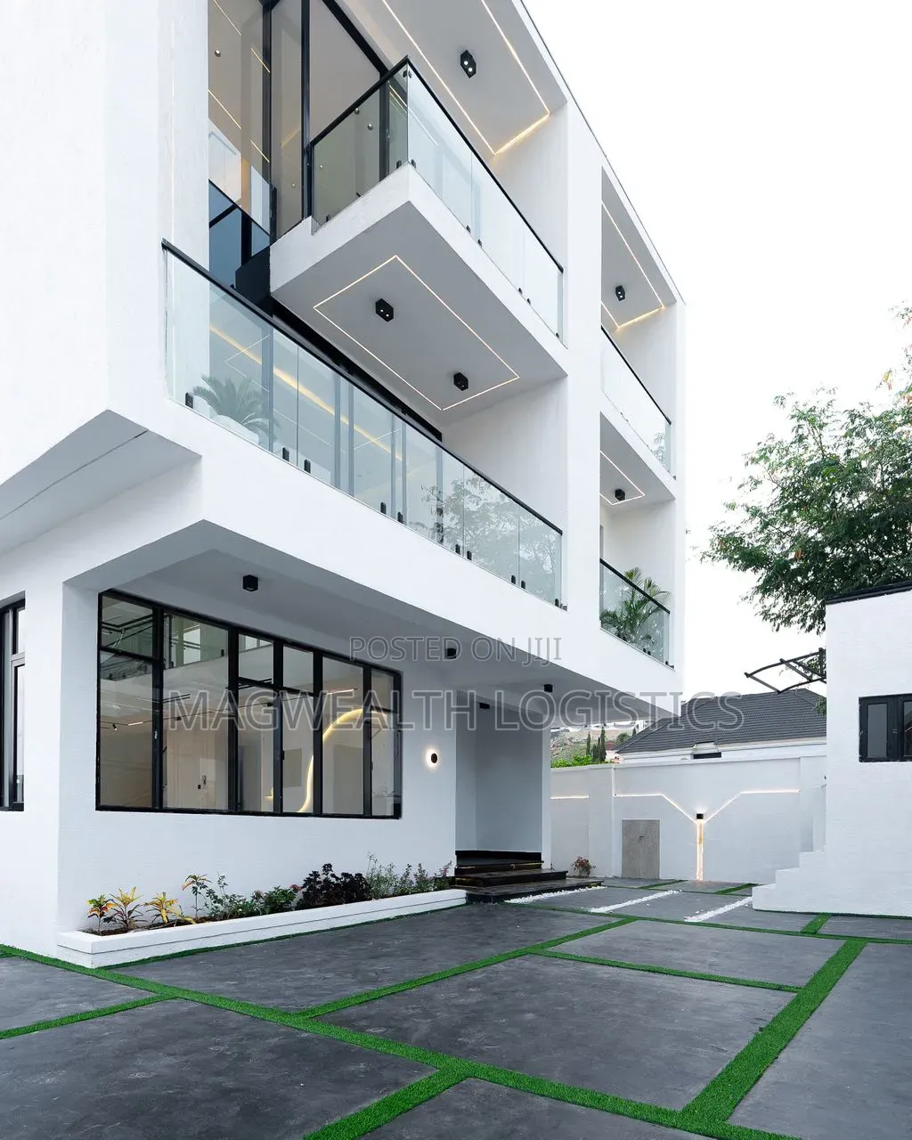 5bdrm Duplex in Apo Resettlement for sale in Apo Resettlement