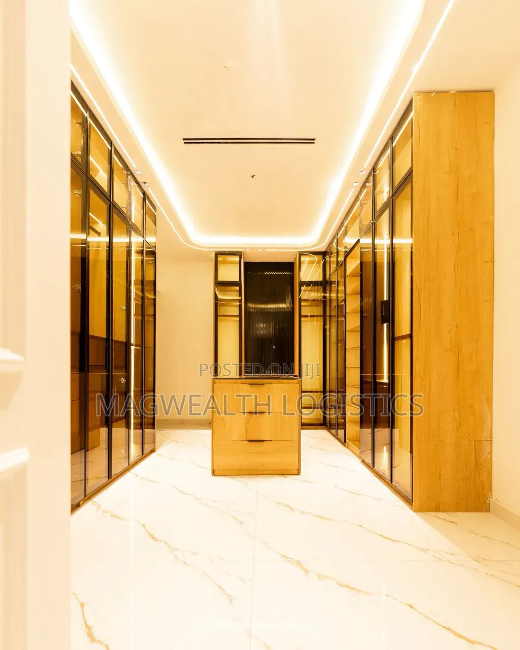 5bdrm Duplex in Apo Resettlement for sale in Apo Resettlement
