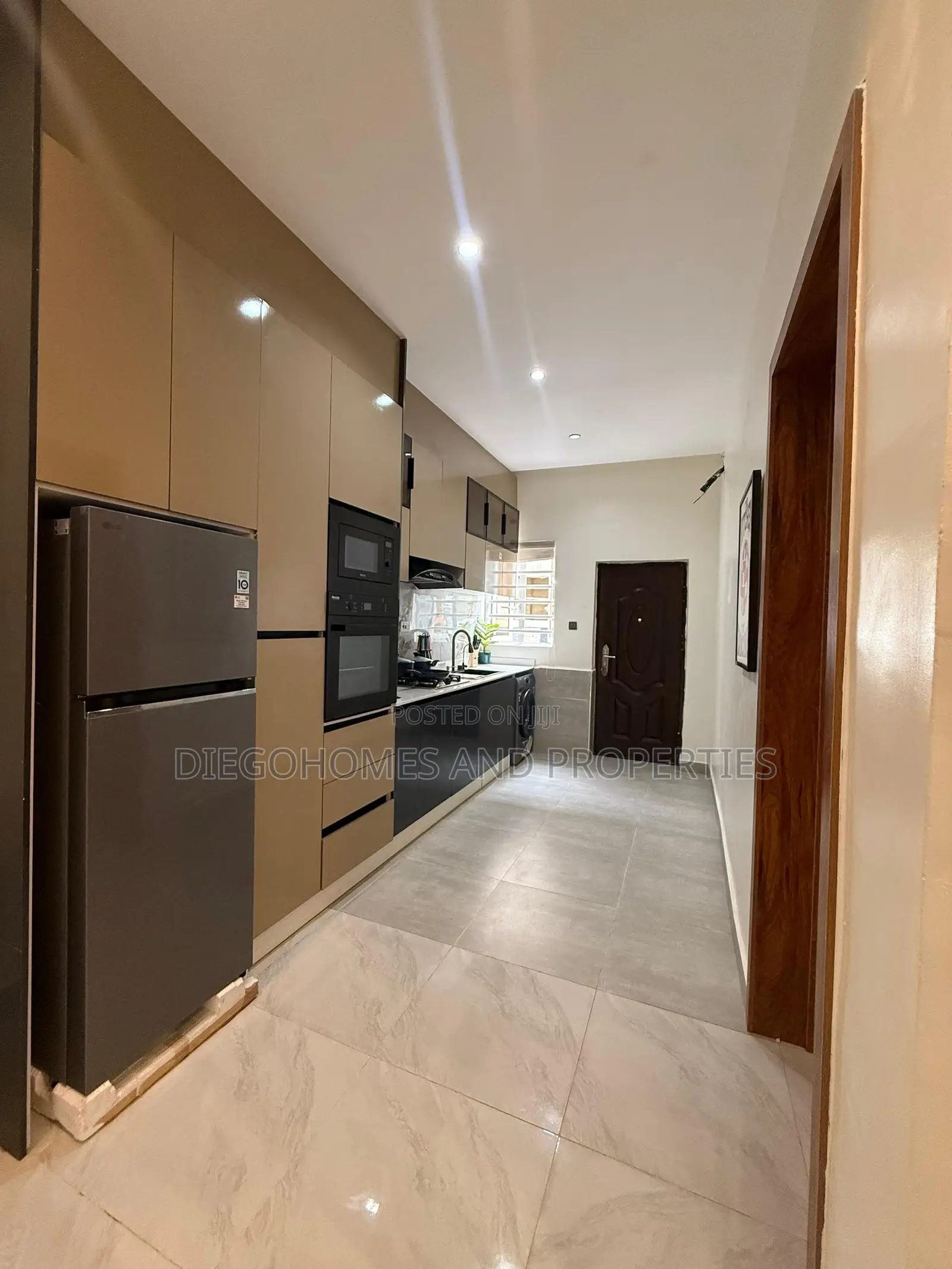 3bdrm Duplex in Eleko for sale in Eleko