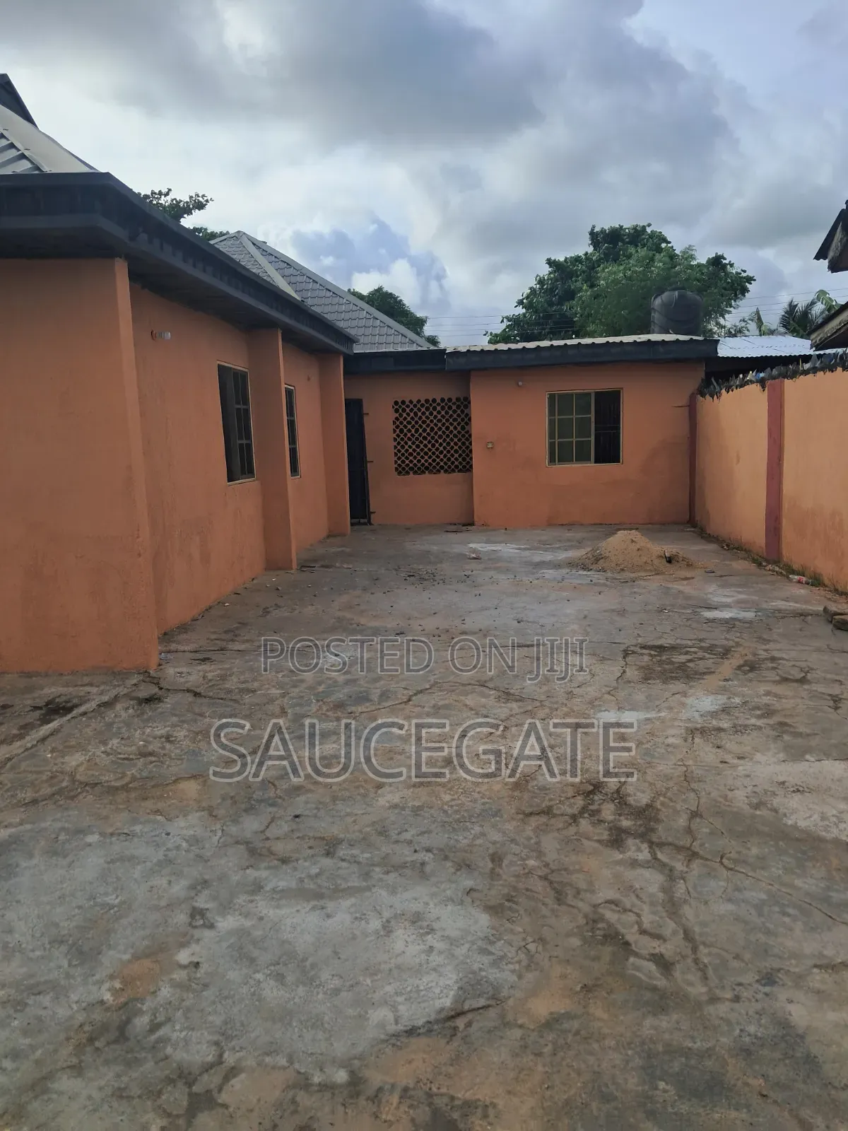 3bdrm Bungalow in Prototype Estate, Satellite Town for rent in Satellite Town