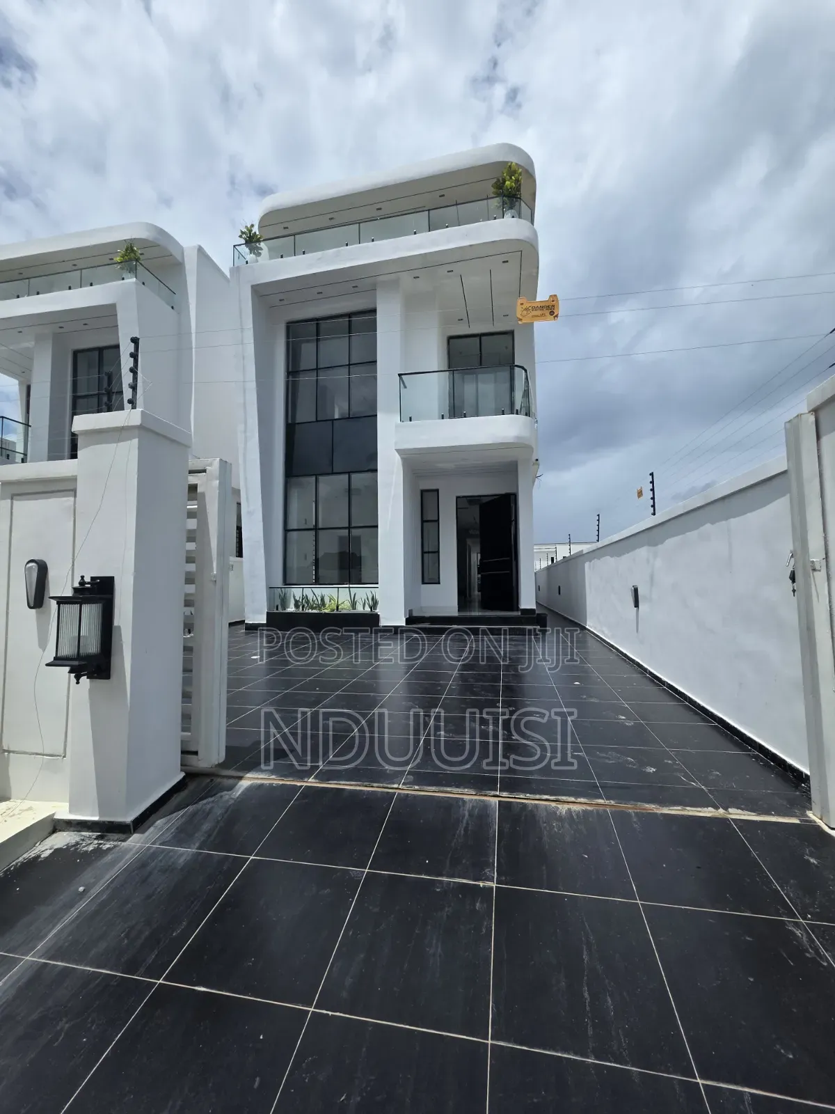 5bdrm Duplex in Royal Pine Estate, Chevron for sale in Chevron