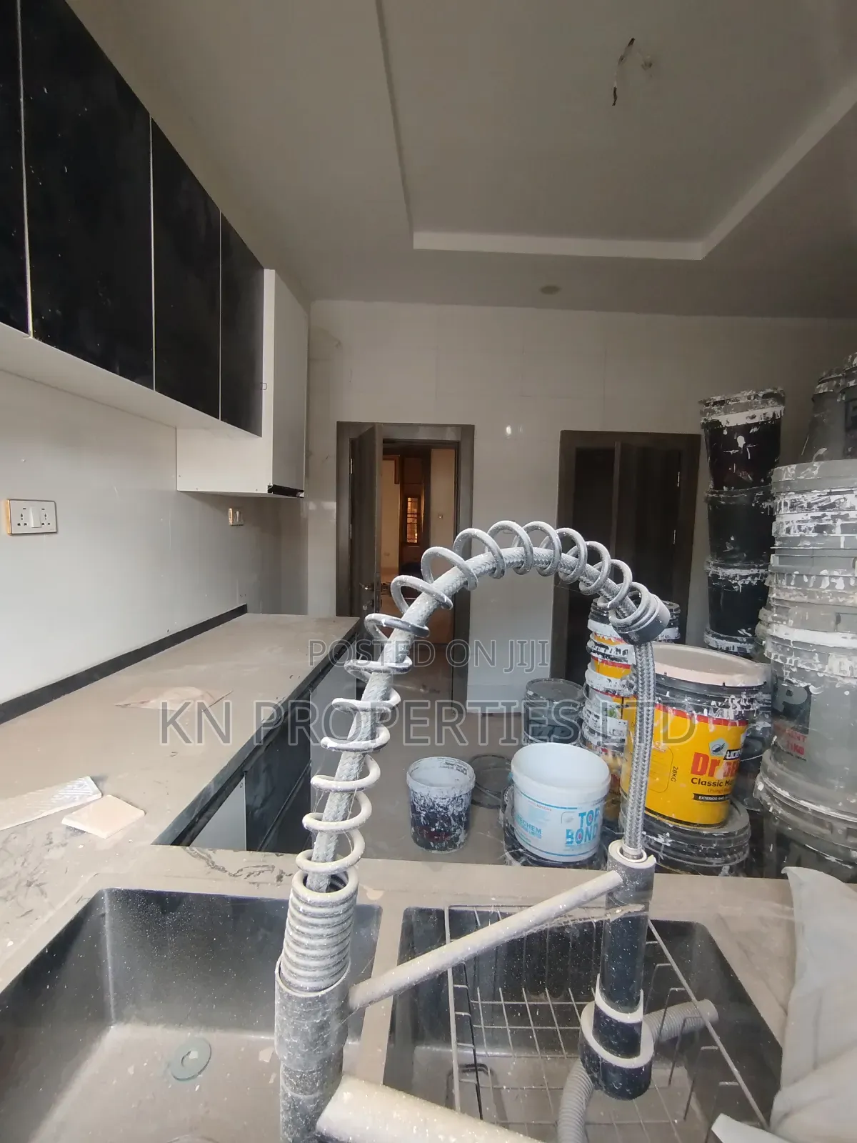 6bdrm Duplex in Estate, Lugbe District for sale in Lugbe District