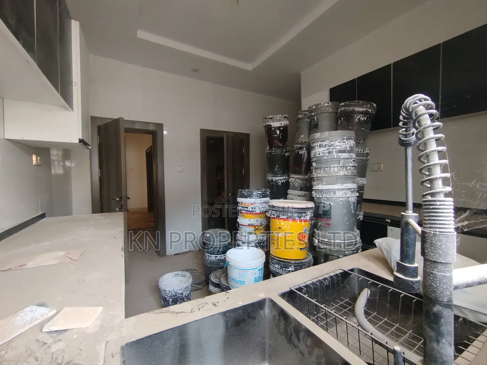 6bdrm Duplex in Estate, Lugbe District for sale in Lugbe District