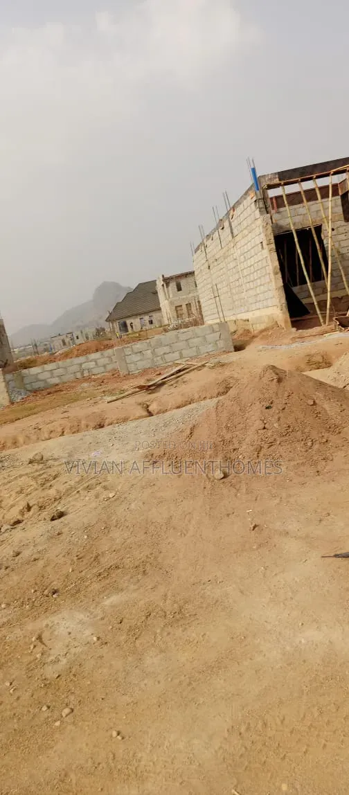 550sqm of Estate Plot:5 Bedrm Fully Detached Duplex+2bedrm Detached Bq in Dei-Dei
