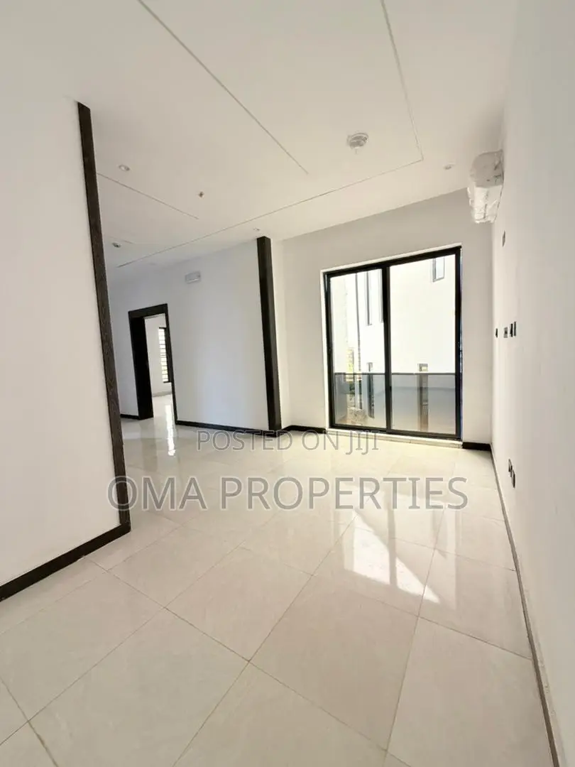 5bdrm House in Magodo for sale in Magodo