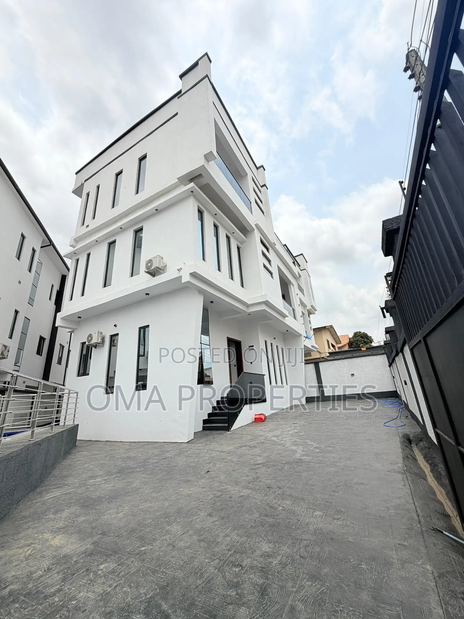5bdrm House in Magodo for sale in Magodo