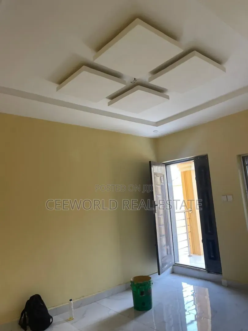2bdrm Apartment in Asaaju Estate Ojurin for rent in Akobo