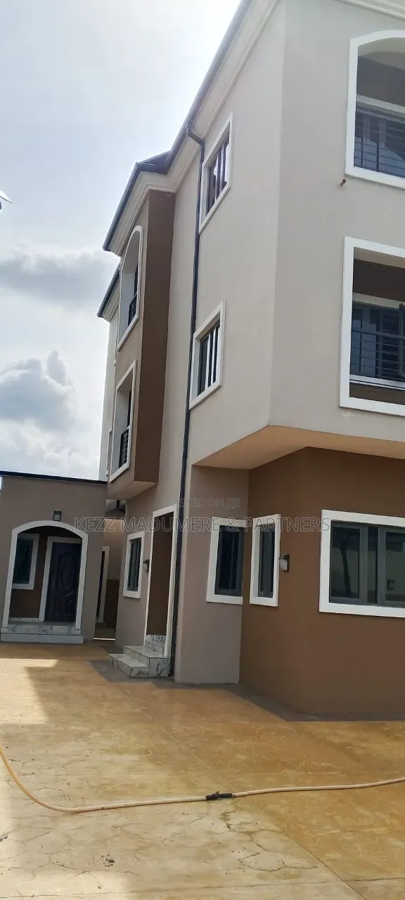 4bdrm Duplex in Farm Road ,, Rumuduru for sale in Rumuduru
