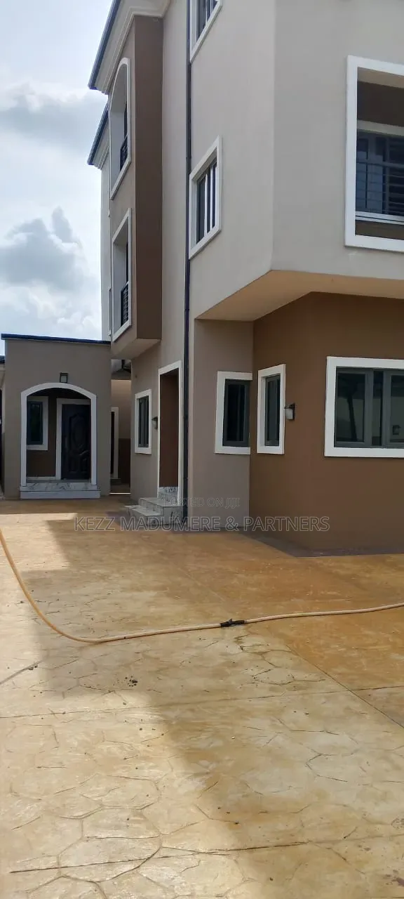 4bdrm Duplex in Farm Road ,, Rumuduru for sale in Rumuduru