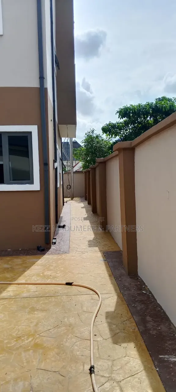 4bdrm Duplex in Farm Road ,, Rumuduru for sale in Rumuduru