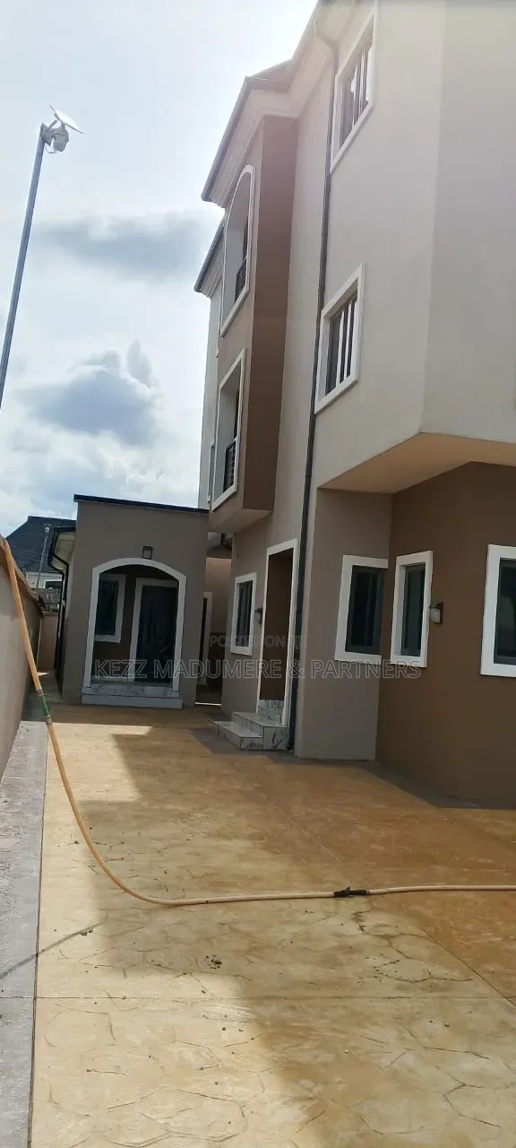 4bdrm Duplex in Farm Road ,, Rumuduru for sale in Rumuduru