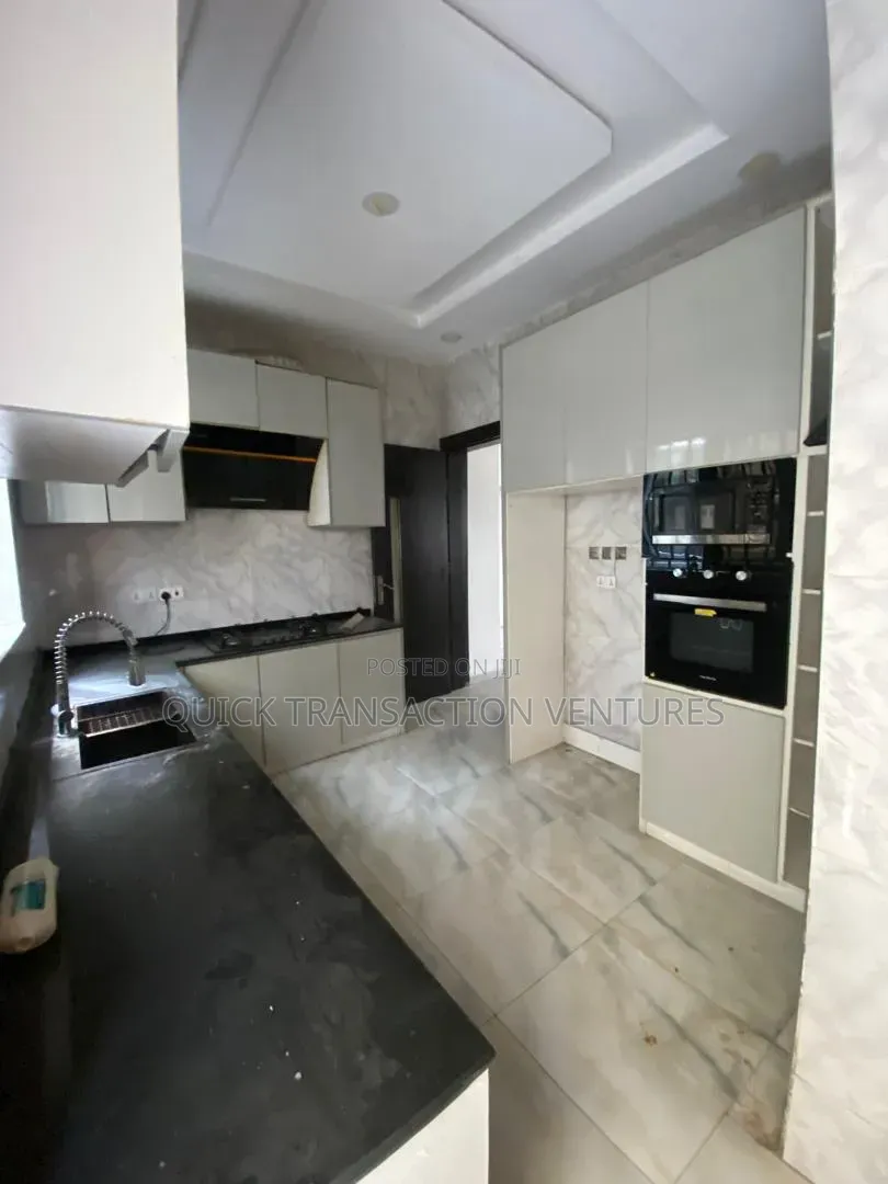 4bdrm Duplex in Ikate for rent in Ikate
