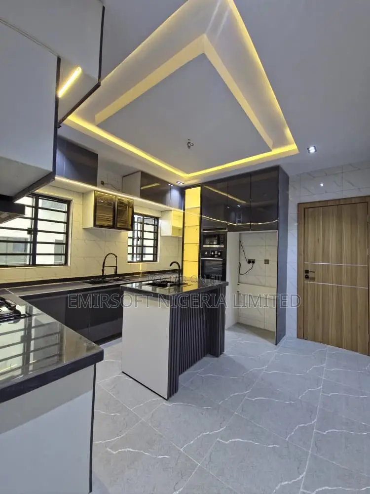 Furnished 4bdrm Duplex in Akobo for sale in Akobo