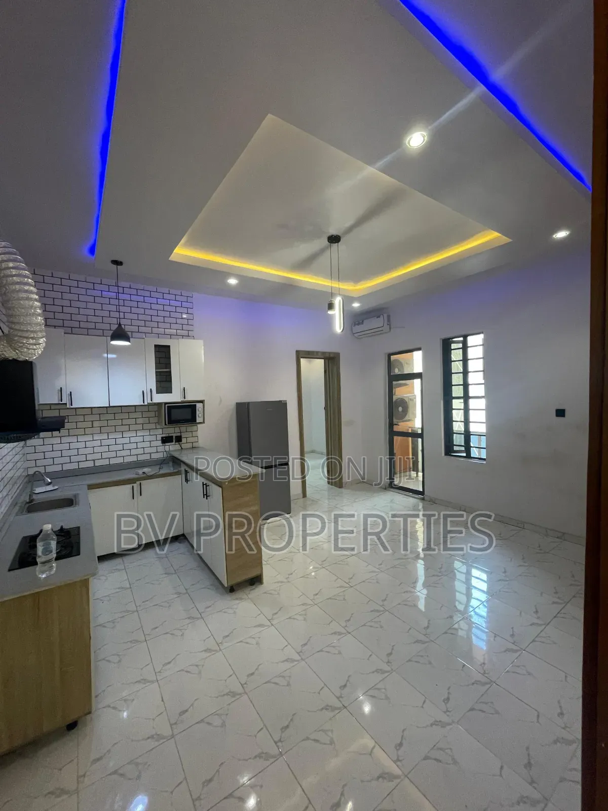 Mini Flat in Alpha Beach Road, Lekki Phase 2 for rent in Lekki Phase 2