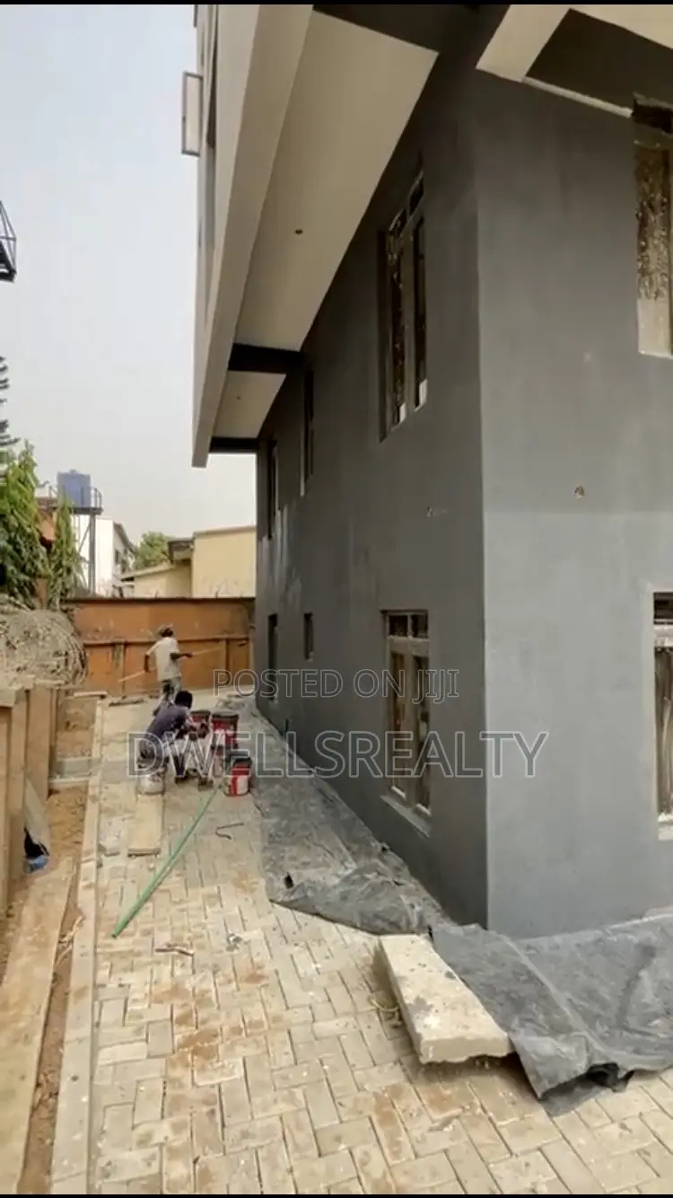 2 Bedroom Apartment on Fr Sale in Wuse. in Zone 1 / Wuse