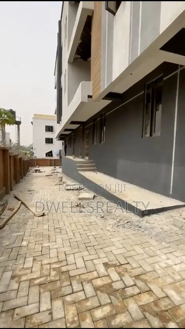 2 Bedroom Apartment on Fr Sale in Wuse. in Zone 1 / Wuse