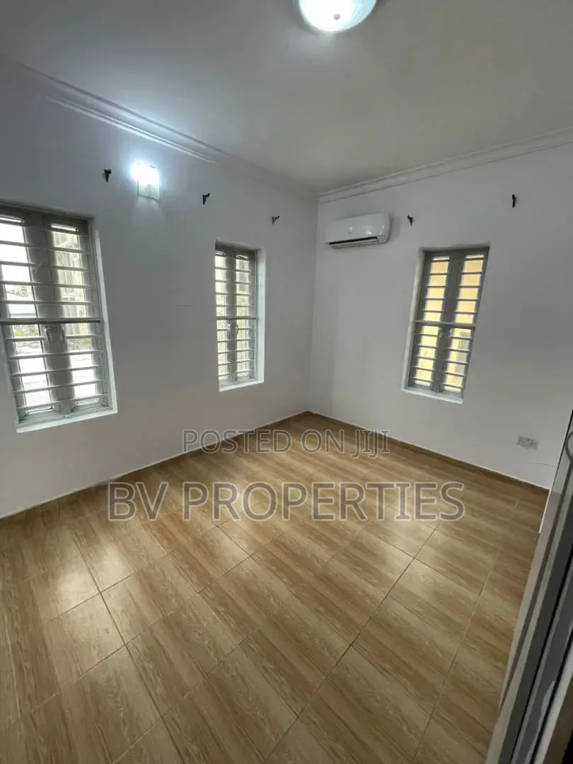 Mini Flat in Alpha Beach Road, Lekki Phase 2 for rent in Lekki Phase 2
