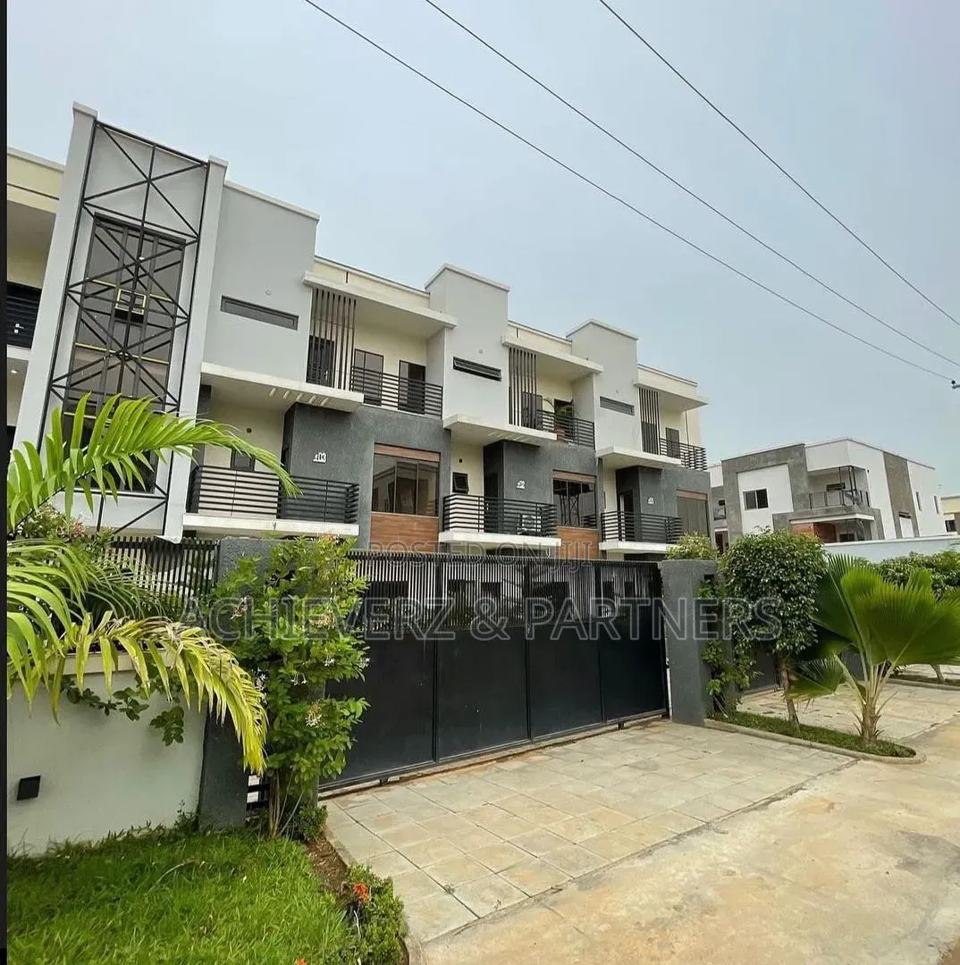 4bdrm Duplex in Life Camp for sale in Life Camp