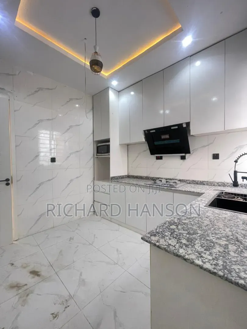 4bdrm Duplex in Villa, Ikota for rent in Ikota