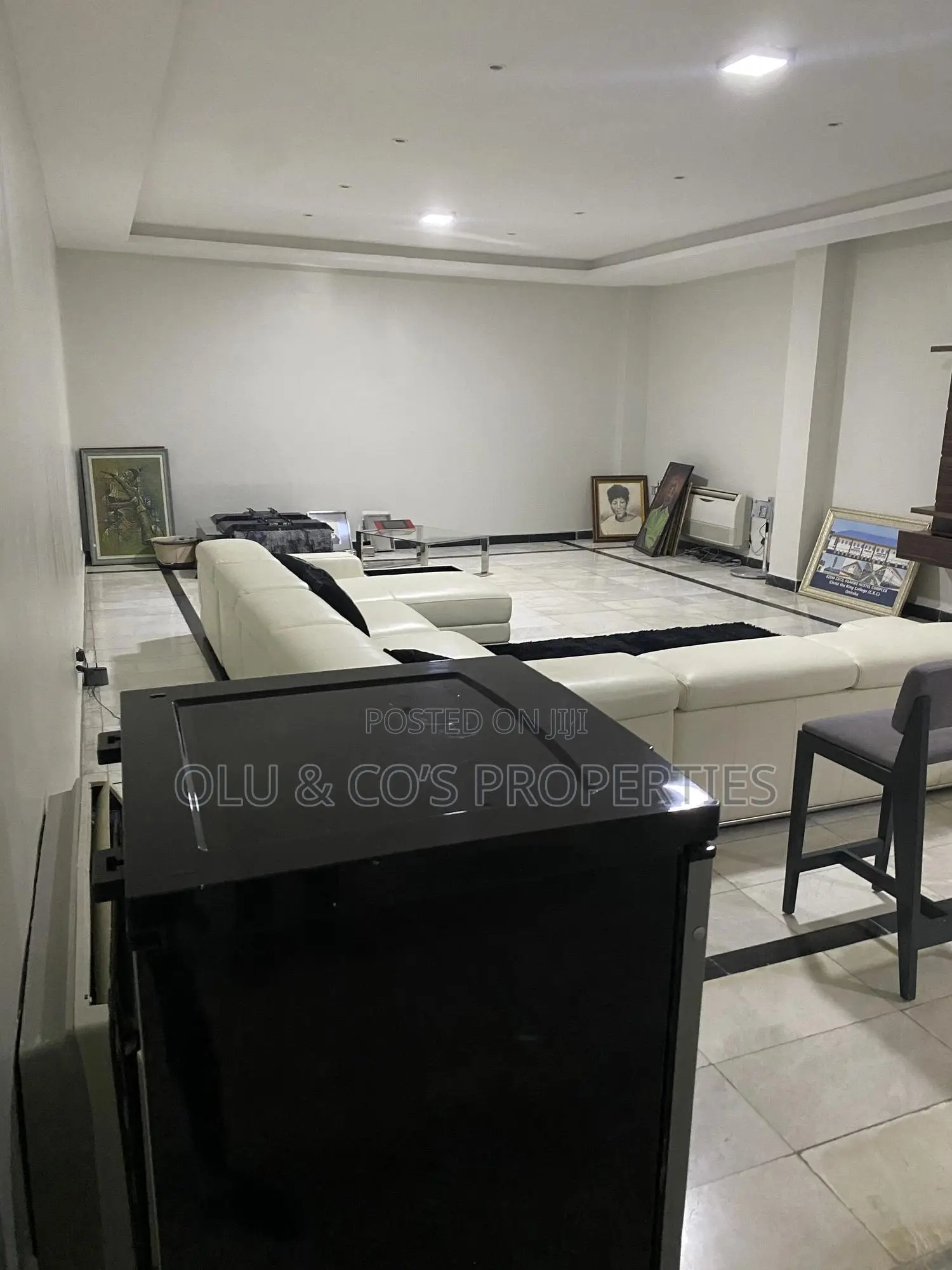 Furnished Office Space in Central Business District