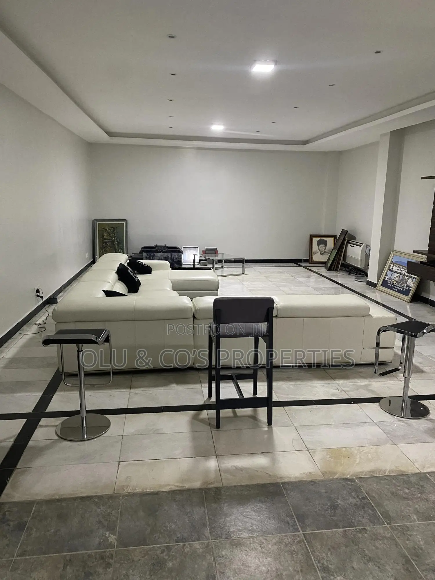 Furnished Office Space in Central Business District