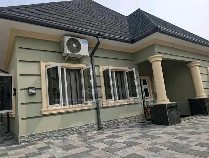 4bdrm Bungalow in Osongoma Estate Uyo for sale in Uyo