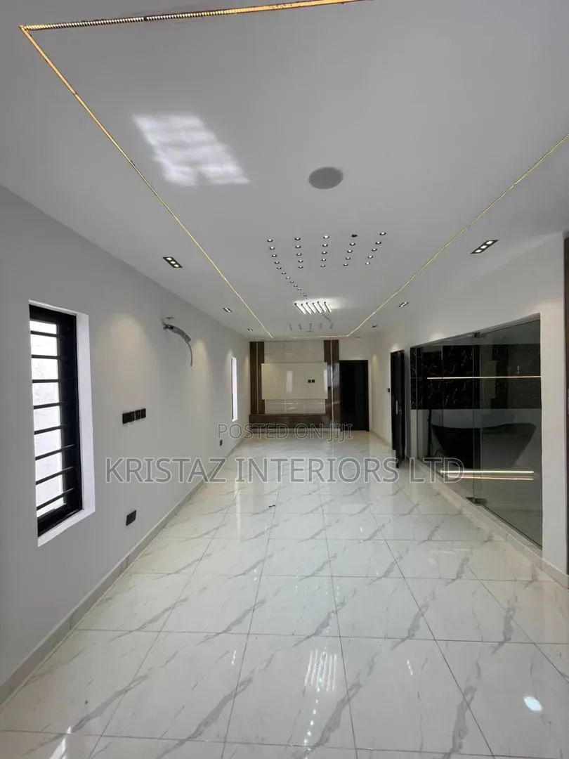 5bdrm Duplex in Lekki Phase 2 for sale in Lekki Phase 2